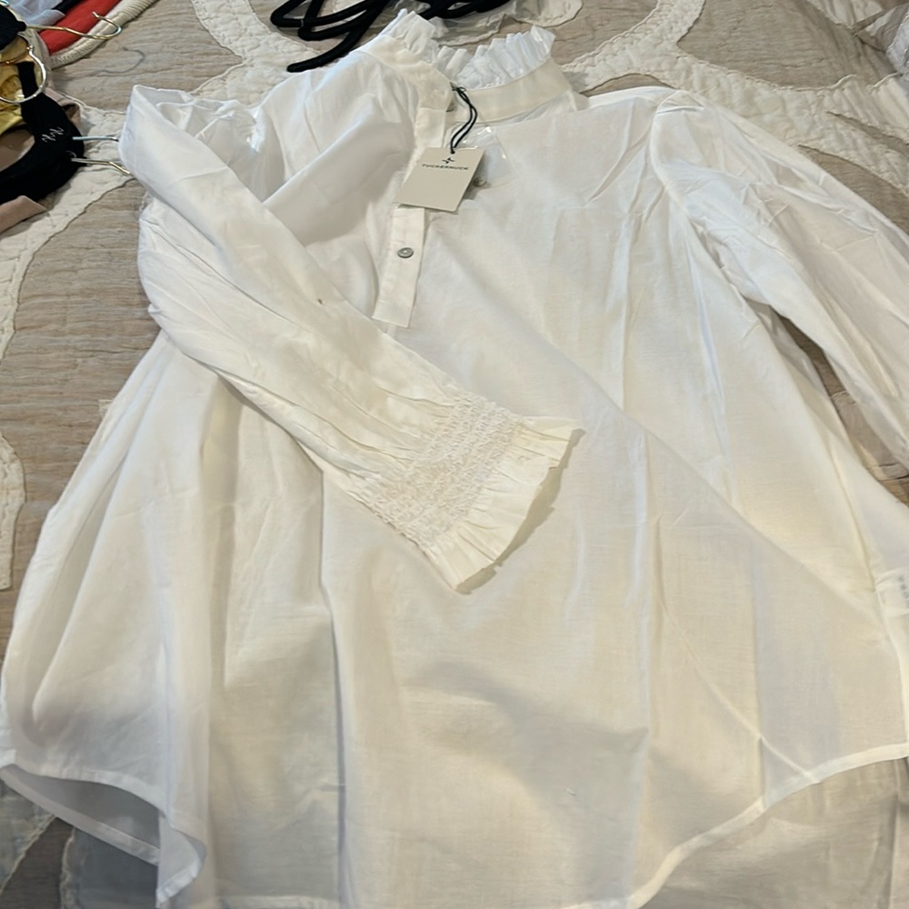 Tuckernuck white ruffle collar top